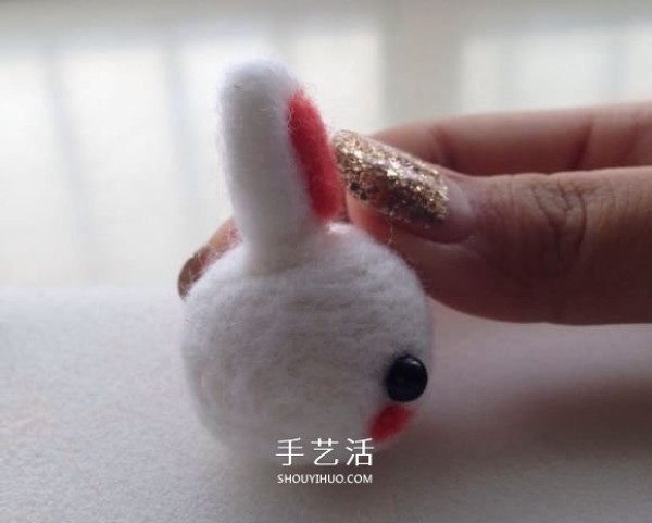 Wool felt bunny making illustration simple handmade wool felt rabbit DIY