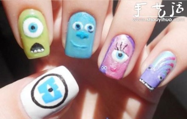 Alternative non-mainstream monster manicure