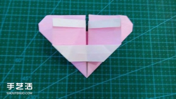 LOVE heart-shaped origami illustrated tutorial on how to fold LOVE love on Valentines Day