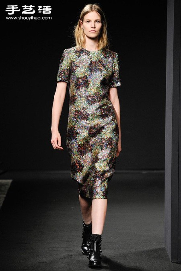 The 2014 autumn and winter clothing series breaks the dullness of autumn and winter, and a hundred flowers bloom