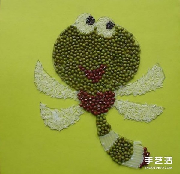 Cute childrens bean drawings, kindergarten bean pasting paintings