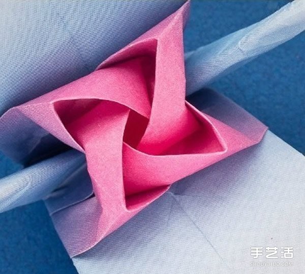 Tutorial on origami roses and paper cranes