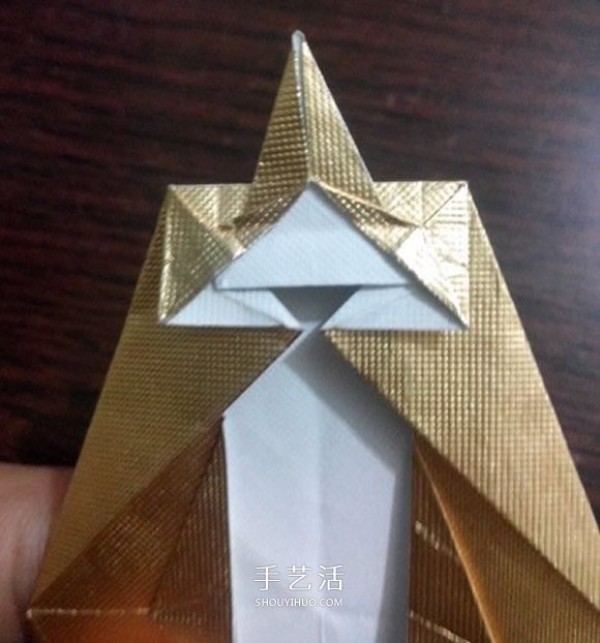 Using cigarette box paper waste and making origami three-dimensional owl illustration step-by-step