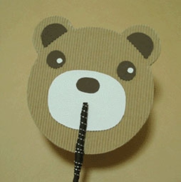 Tutorial on how to DIY a paper bear fan using disposable chopsticks