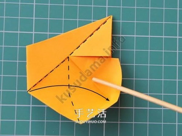 The folding tutorial of combining roses can also make a rose ball