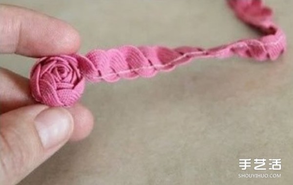 Use non-woven lace DIY to make beautiful flower hairpins and hair accessories