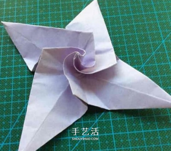 How to fold a super simple rose, easy origami illustration of a rose