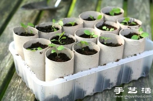 Using paper roll cores/roll paper tube wastes to make small handicrafts by hand