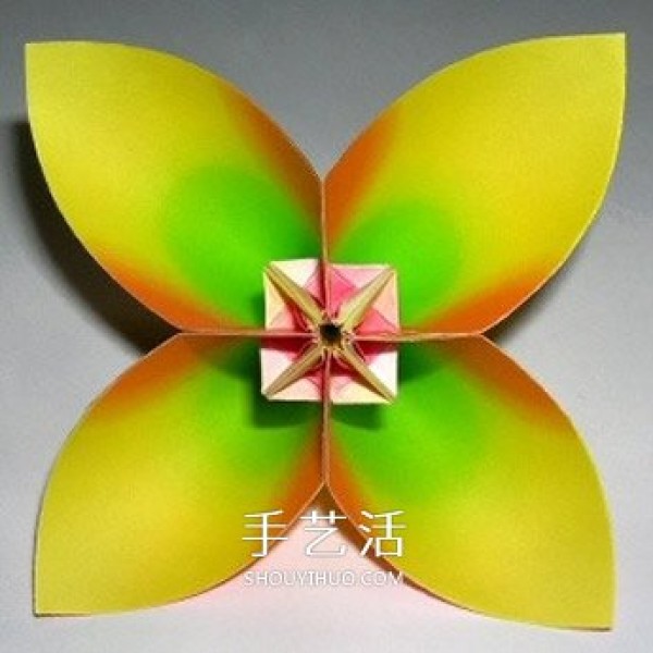 Illustration of the origami method of six four-petal flowers combined into beautiful flower balls