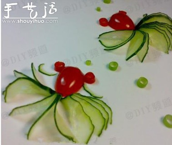 How to DIY an exquisite platter background with cucumbers and cherry tomatoes