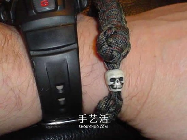 Mens paracord bracelet braiding method is simple and masculine. Mens bracelet braiding diagram