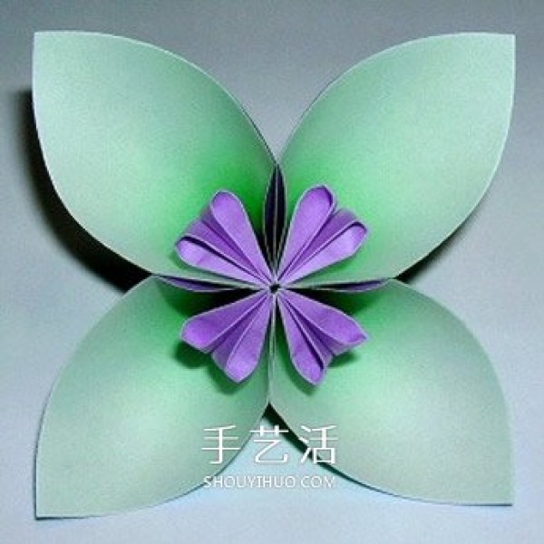 Illustration of the origami method of six four-petal flowers combined into beautiful flower balls