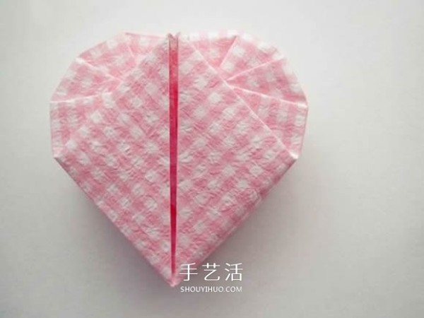 How to fold a love box and how to fold a heart-shaped carton with a lid and the steps Illustrations