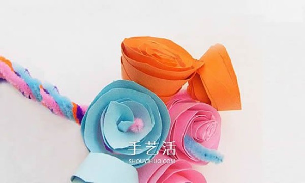 A simple way to make handmade paper flowers from cardboard for Teachers Day