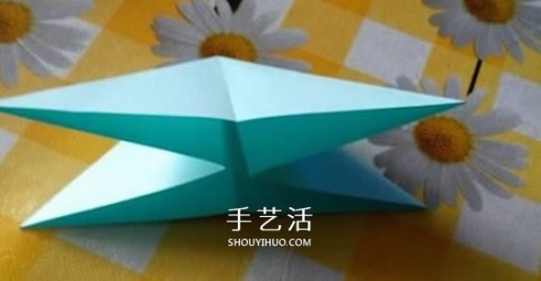 How to Fold Lily Flowers Illustrated Tutorial Process Steps of Origami Lily