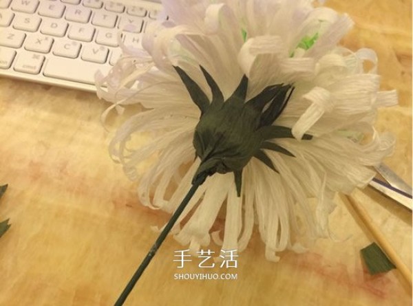 How to make chrysanthemums with crepe paper and make chrysanthemums from crepe paper for Double Ninth Festival