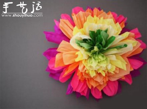 Tutorial on how to make gorgeous and colorful paper flowers