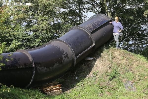 Buy back the waste plastic sink and DIY a giant water slide in your backyard