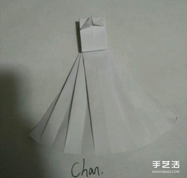 How to fold an origami wedding dress, illustrate the origami method of a wedding dress with steps