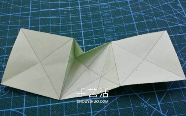 How to make an origami star flower ball, a diagram of how to fold a three-dimensional star that emits light