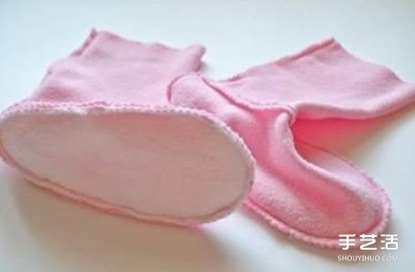 Tutorial on how to make baby boots with drawings of handmade fabric baby boots