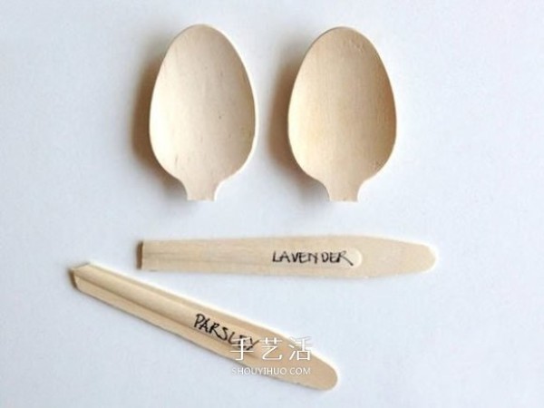 Creative handmade pictures of simple spoons for small animals made from disposable spoons