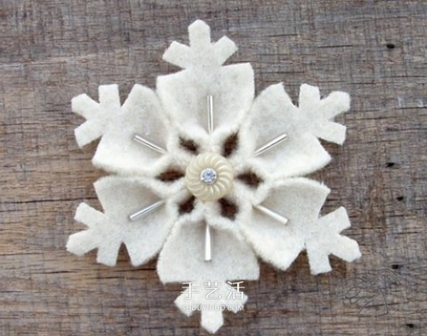 A collection of 18 kinds of non-woven snowflakes with pictures and handmade fabrics to make snowflakes