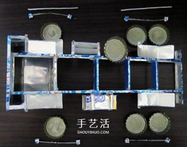 Illustration of how to make an oil tank truck model by hand using cans