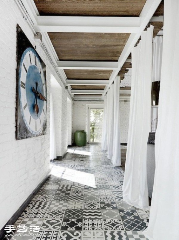 Black and white villa design by Italian designer Paola Navone