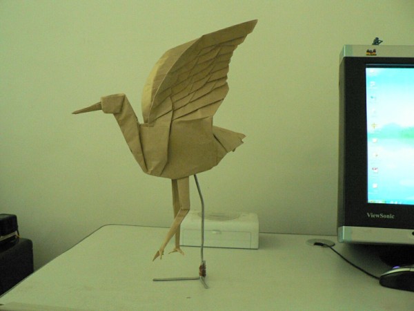 Super-realistic "crane" hand-made origami work