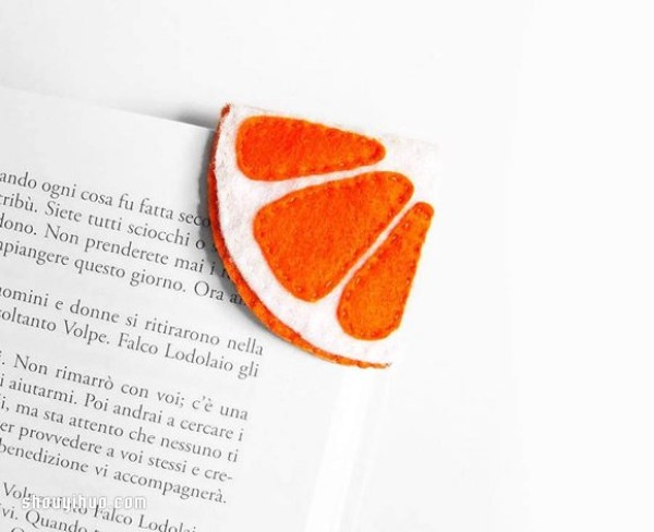 Non-woven fabric and wool felt hand-sewn fruit-shaped page corner bookmark