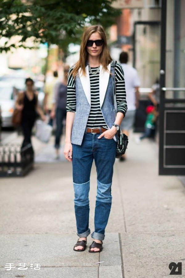 Learn from fashion street photographyMust-learn jeans-wearing skills