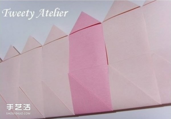 Napkin box DIY production tutorial, beautiful paper box folding method illustration