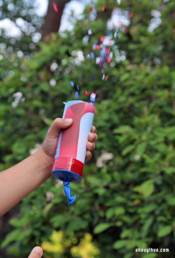 How to make homemade fireworks bombs, how to make childrens toys and fireworks by hand