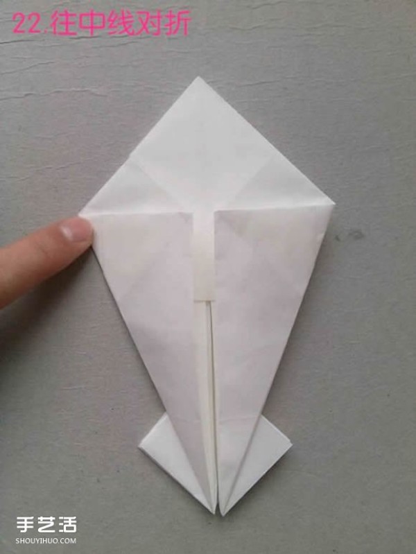 How to fold paper egrets with detailed illustrations of steps for folding three-dimensional egrets