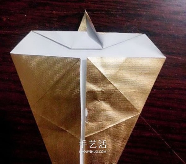 Using cigarette box paper waste and making origami three-dimensional owl illustration step-by-step