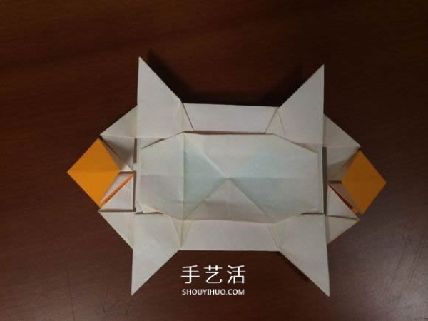 How to fold a complex three-dimensional sports car with detailed steps of origami sports car