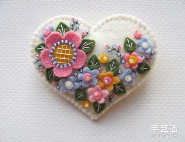 Non-woven beaded love pictures, cute fabric heart-shaped works for appreciation