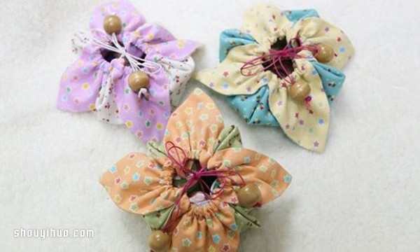 How to make a cherry blossom bag, illustrated on how to make a handmade cloth cherry blossom bag