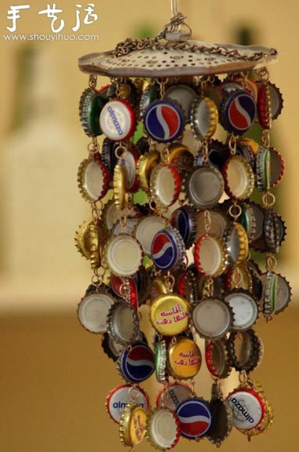 Wind chimes made by DIY bottle caps