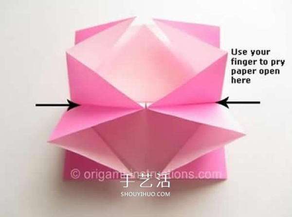 How to fold a rotating rose with illustrations of hand-made origami roses