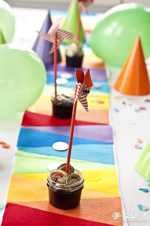 Illustrated Tutorial on Handmade Felt Fabric Rainbow Tablecloth