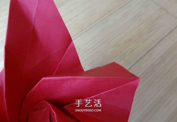 Represents beauty and love! Step by step illustration of handmade origami roses