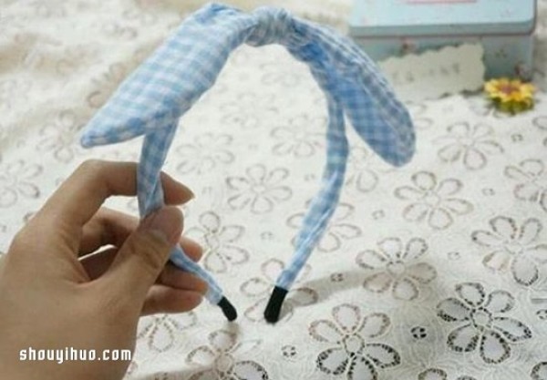 Tools for Cuteness: Illustrated Tutorial on How to Make Cute Rabbit Ears