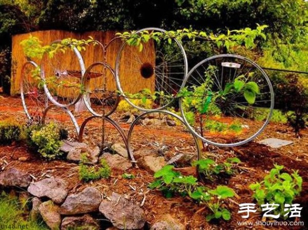 Abandoned bicycles turned into treasures, handmade DIY household products