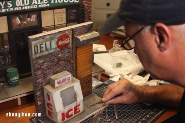 Purely handmade miniature models reproduce the street scene of traditional New York style shops