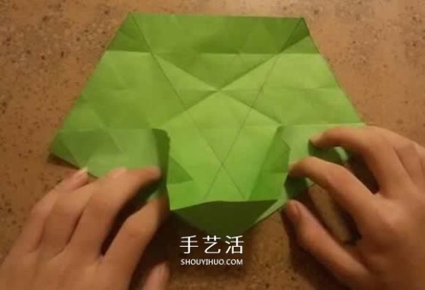 How to fold beautiful paper flowers, step-by-step illustration of hand-made origami six-pointed star flower