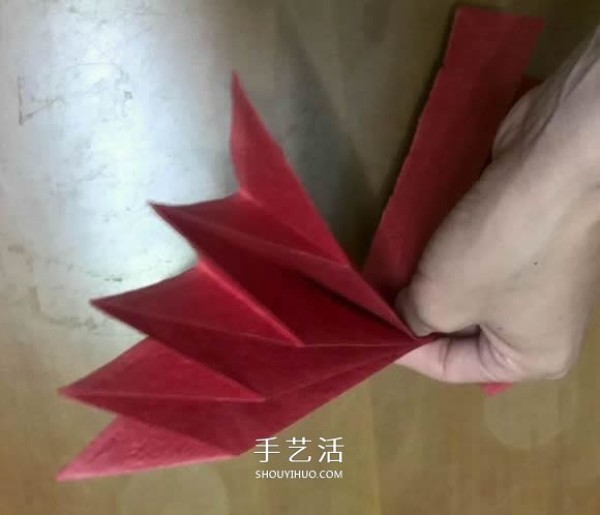 Illustration of the origami method of the Six-Winged Seraph Heart, many detailed steps! 