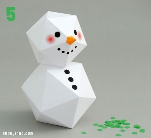 Illustrated tutorial on making a three-dimensional polygonal snowman from cardboard origami