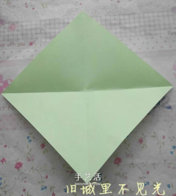 A tutorial on how to fold a diamond rose and a tutorial on how to fold a diamond rose